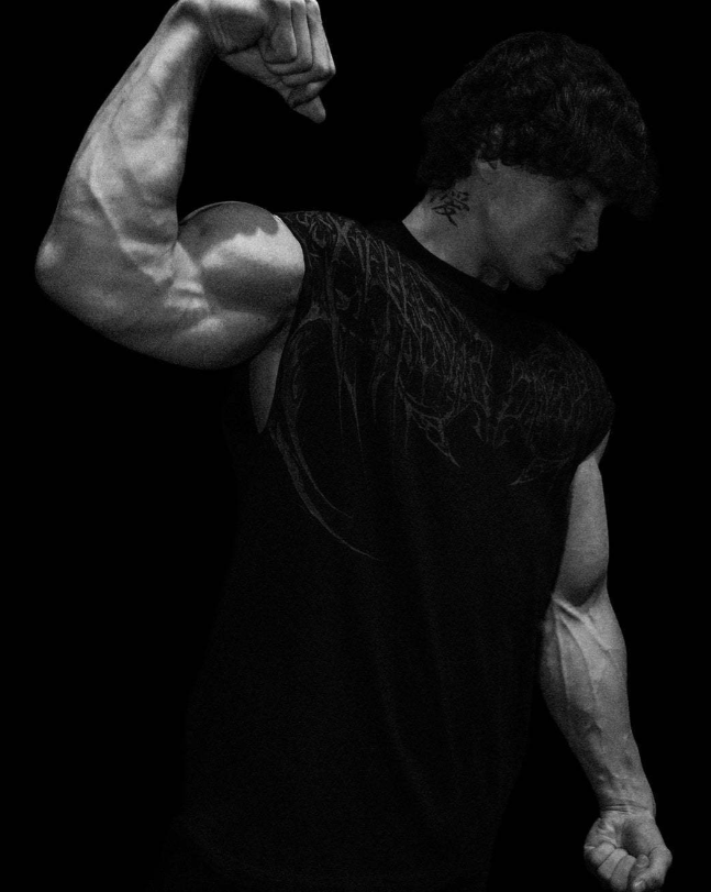 BREATHEDIVINITY - SLEEVELESS BAYBLACK