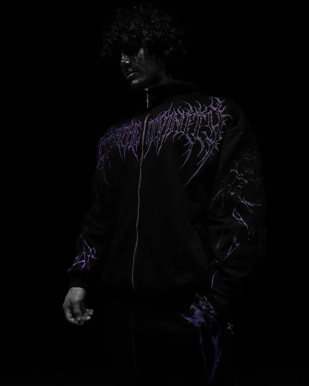 Zip-Up Black Edgy