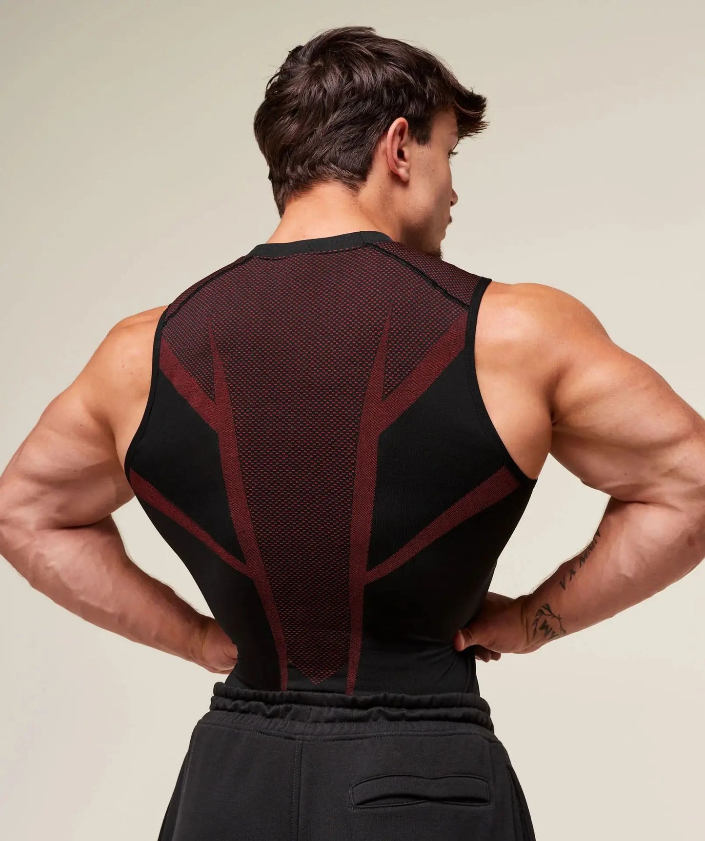ONYX SLEEVELESS