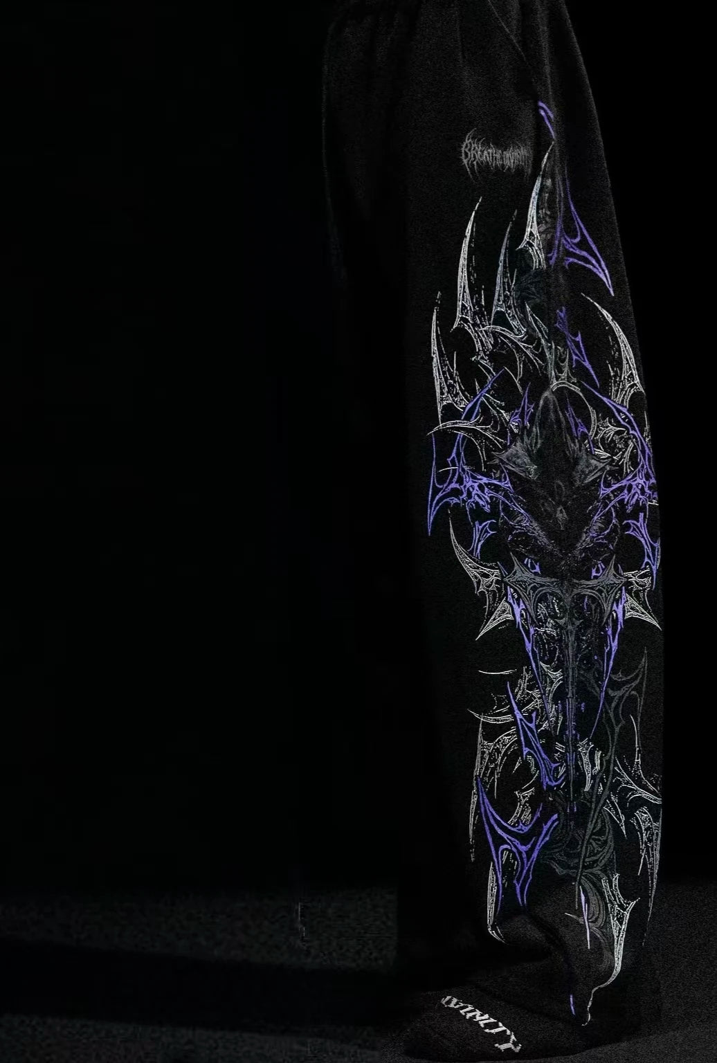 BREATHEDIVINITY Dark top